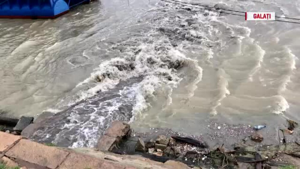 mizerie vărsată în Dunăre la Galaţi