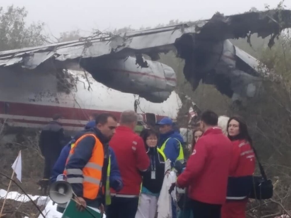 Avion prăbuşit lângă aeroportul Lviv din Ucraina. Ar fi rămas fără carburant - Imaginea 1