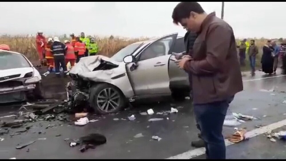 Patru morți și doi răniți după ce un Opel a fost spulberat de un SUV Jaguar, în Iași. VIDEO - Imaginea 6