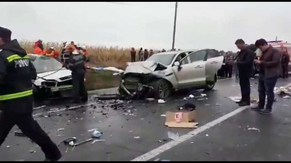 Patru morți și doi răniți după ce un Opel a fost spulberat de un SUV Jaguar, în Iași. VIDEO - Imaginea 4