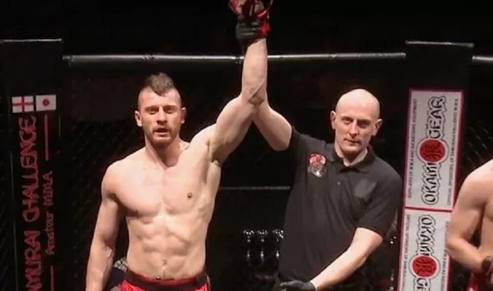 Condamnat pentru un atac cu toporul în România, a devenit luptător MMA în Marea Britanie - Imaginea 1