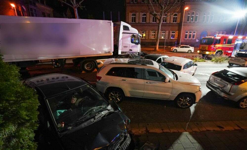 Posibil atac terorist în Germania. A furat un camion și a intrat cu el în mulțime - Imaginea 2