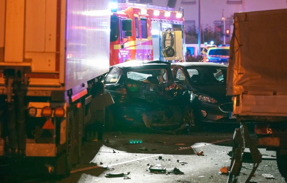 Posibil atac terorist în Germania. A furat un camion și a intrat cu el în mulțime - Imaginea 3