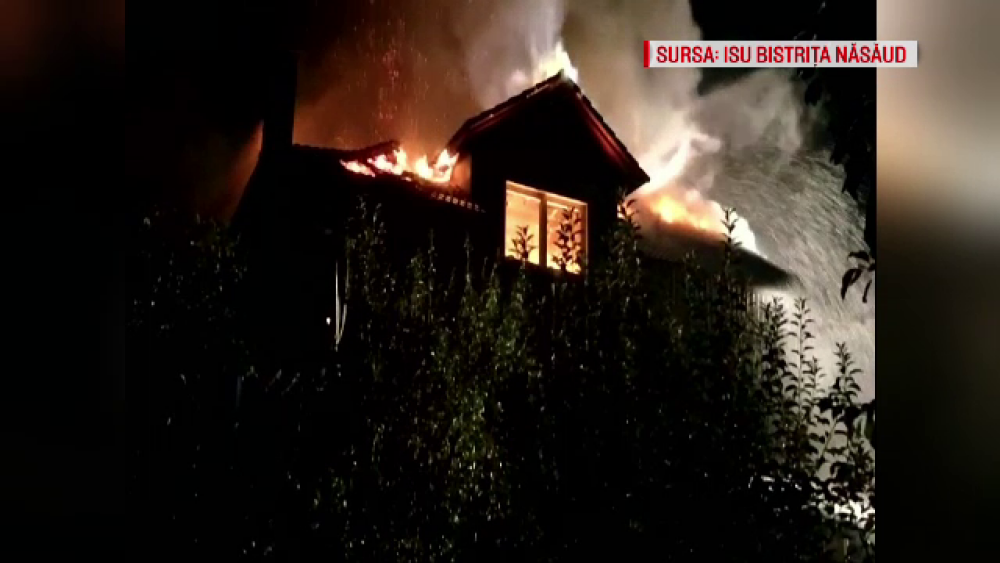 Incendiu violent în Bistrița-Năsăud. O casă a fost mistuită de flăcări - Imaginea 2