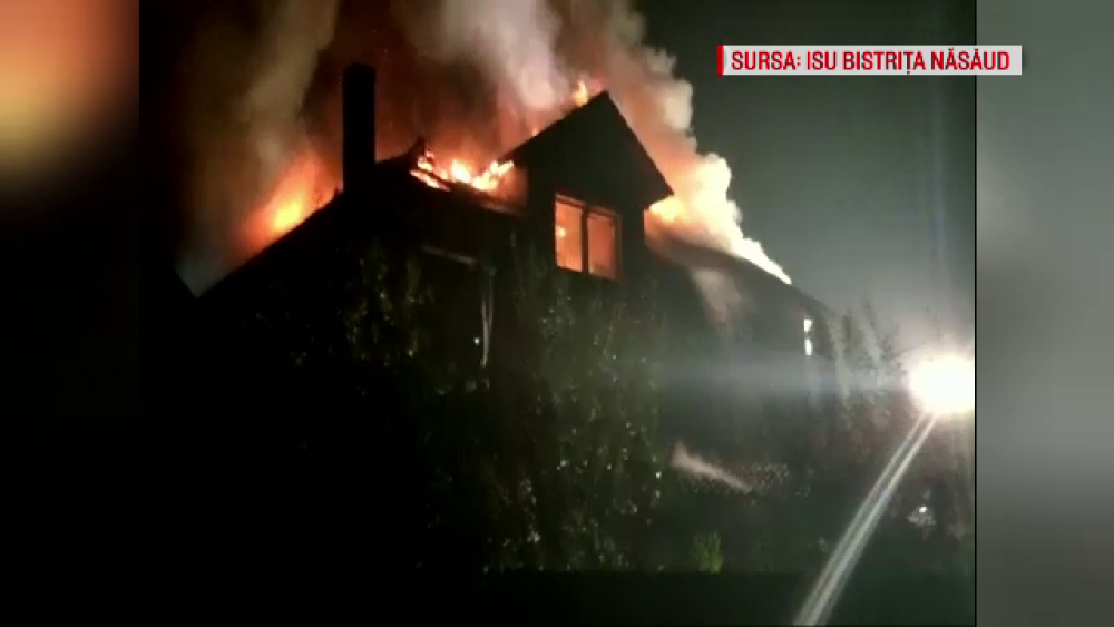 Incendiu violent în Bistrița-Năsăud. O casă a fost mistuită de flăcări - Imaginea 3