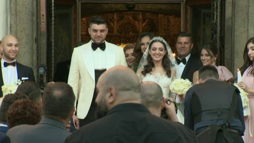 Imagini de la nunta fiicei lui Gigi Becali. Cum a arătat rochia de mireasă - Imaginea 1