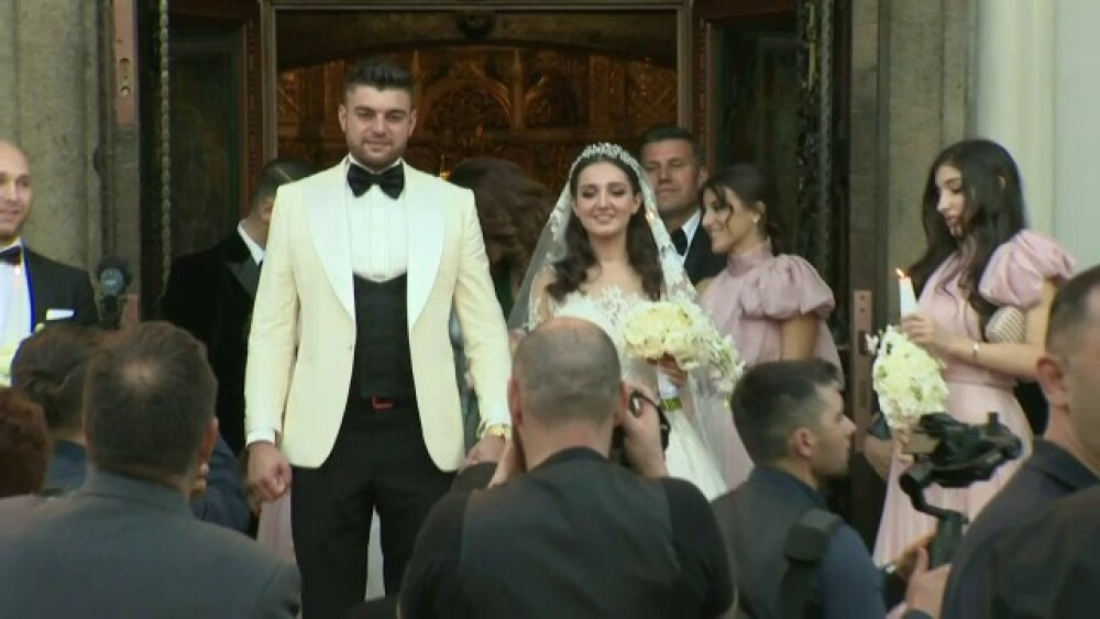 Imagini de la nunta fiicei lui Gigi Becali. Cum a arătat rochia de mireasă - Imaginea 2