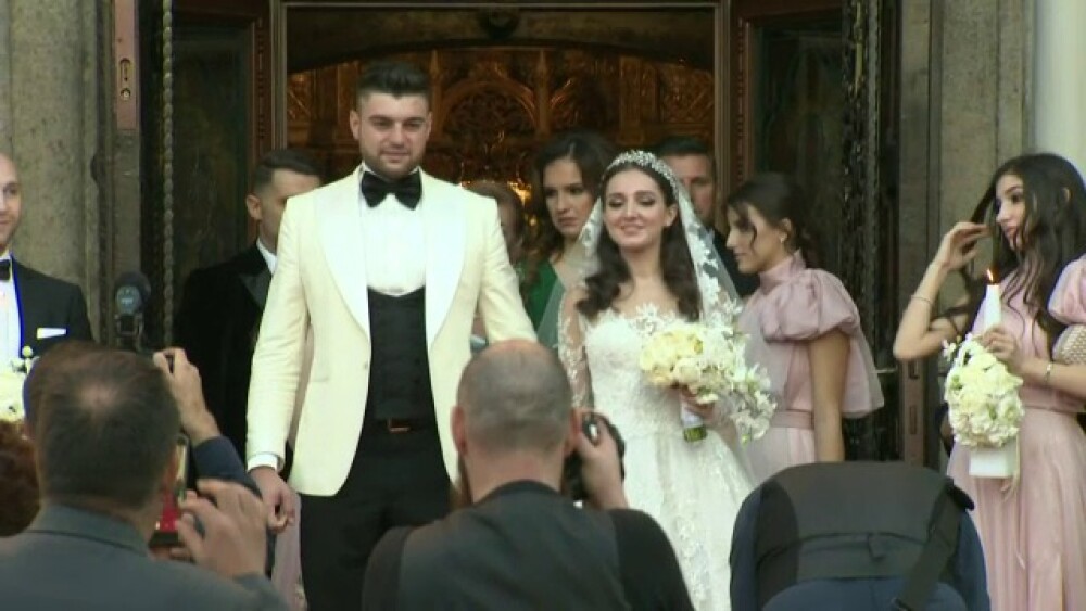 Imagini de la nunta fiicei lui Gigi Becali. Cum a arătat rochia de mireasă - Imaginea 6