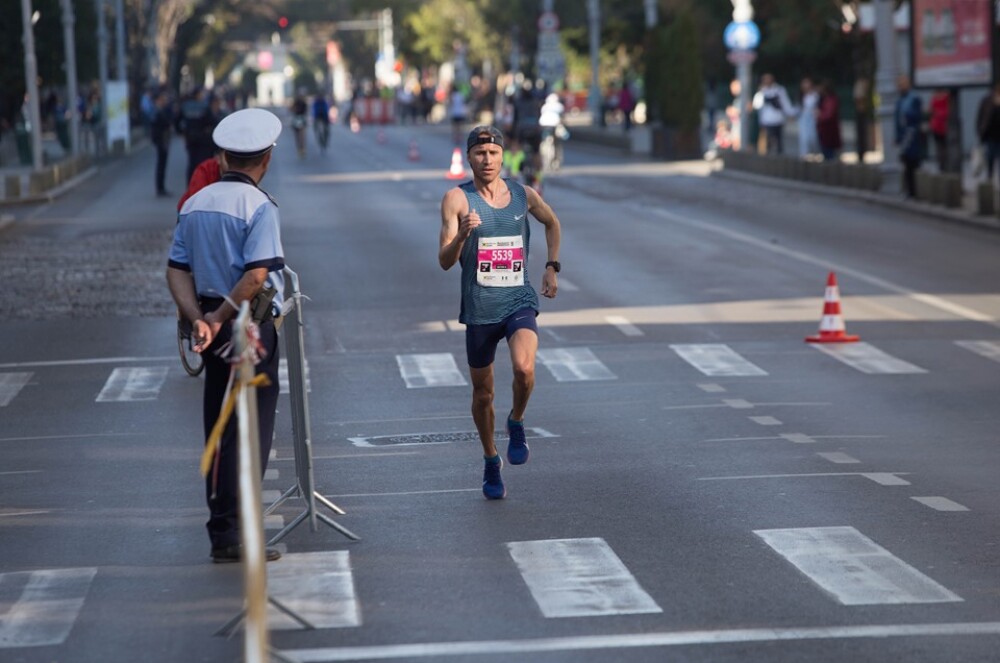 Record la Maratonul Internațional București. Kenyanul Hosea Kipkemboi, câștigător - Imaginea 3
