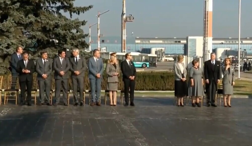 Premierul demis, Viorica Dăncilă, participă la ceremonie