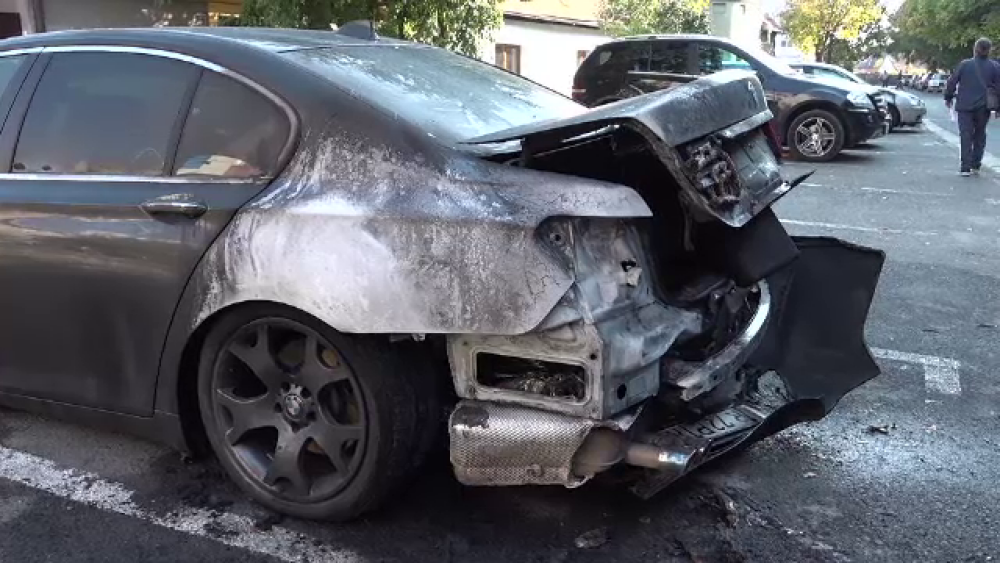 Mai multe mașini incendiate în Arad, inclusiv a unui fost polițist. Ce cred anchetatorii - Imaginea 4