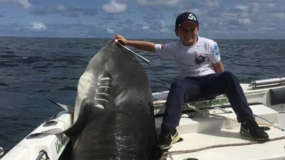 Captură impresionantă a unui copil de numai 8 ani. Ce „monstru” a prins la pescuit - Imaginea 2