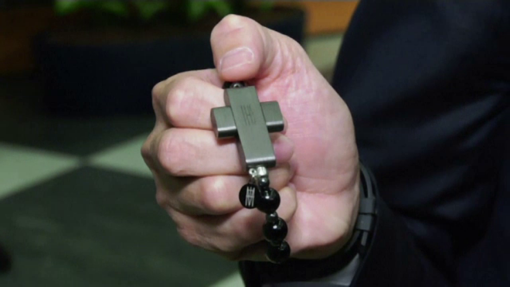 Vaticanul lansează mătăniile high tech. Cum îi ajută pe cei care vor să se roage - Imaginea 2