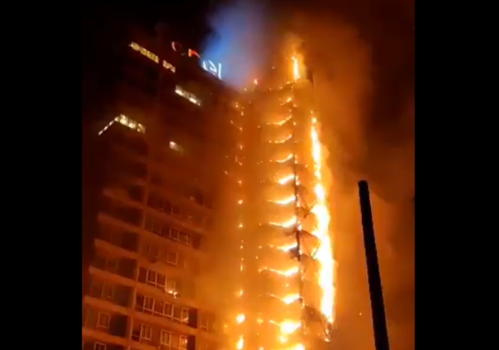 Două persoane au ars de vii în protestele din Chile. Oamenii nu vor prețuri mai mari la metrou - Imaginea 10
