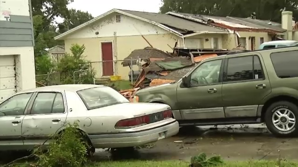 Tornade devastatoare în SUA. Peste zece mii de oameni rămași fără curent electric - Imaginea 5