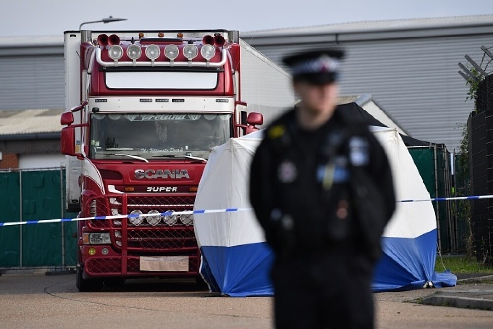 Carnagiu în Anglia. 39 de cadavre găsite într-un camion din Bulgaria. Reacția premierului - Imaginea 1
