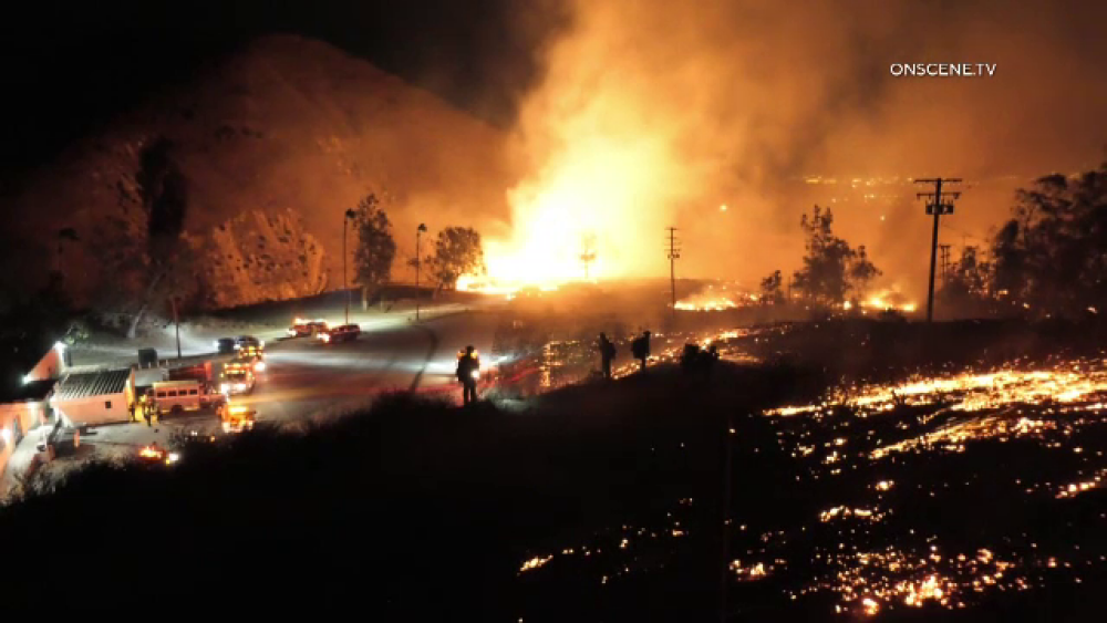 Imagini apocaliptice în California. Incendiile de vegetație au mistuit totul în cale - Imaginea 1