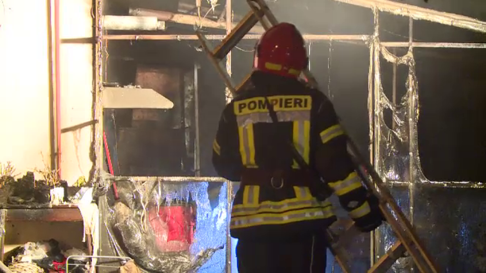 Casă distrusă de flăcări în București. De la ce a izbucnit incendiul - Imaginea 4
