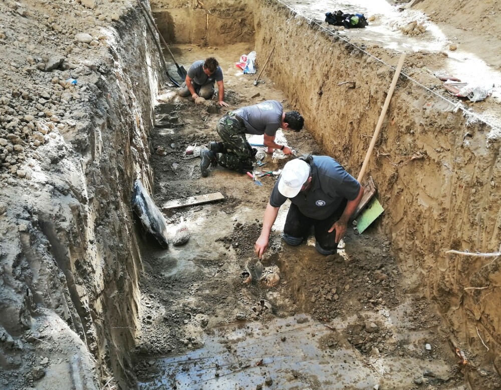 Morminte ale victimelor Securității, descoperite în Caransebeș. Ce s-a găsit la două dintre ele - Imaginea 8