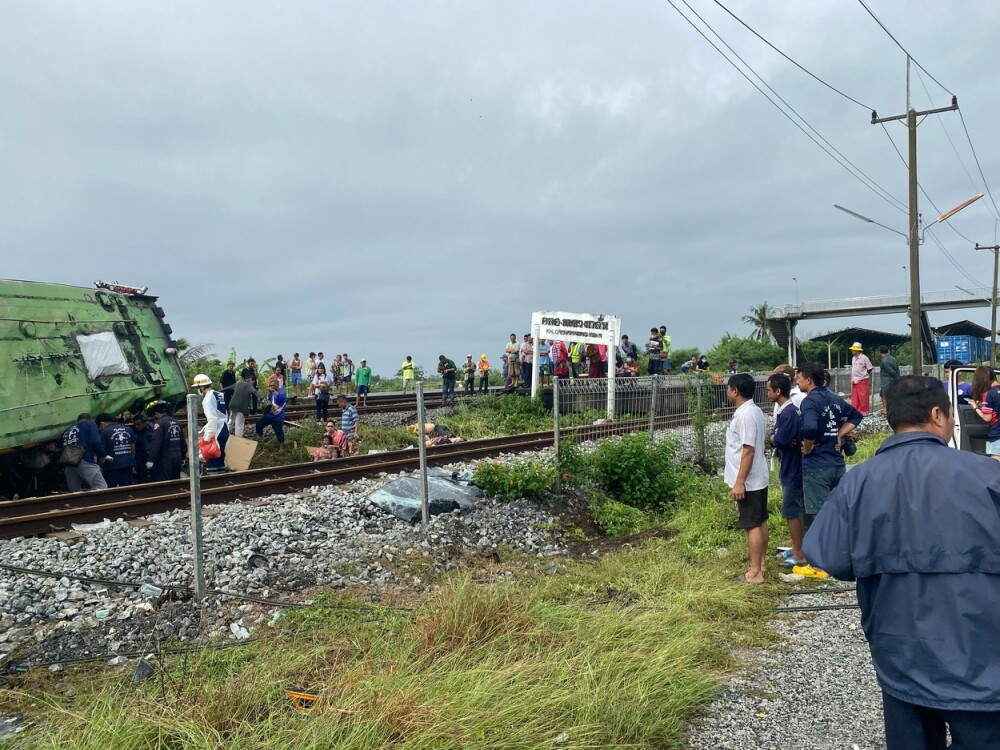 Tragedie de proporții în Thailanda. Zeci de morți, după coliziunea dintre un tren și autobuz de pasageri. VIDEO - Imaginea 3