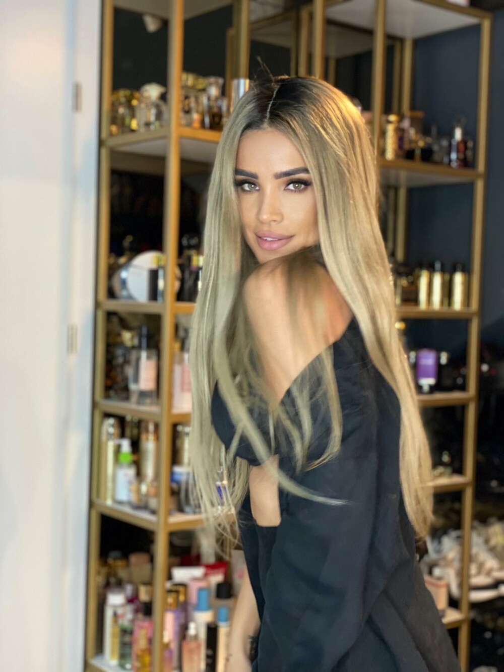 Adelina Pestrițu, transformare de look. Cum arată cu părul blond și lung - Imaginea 4