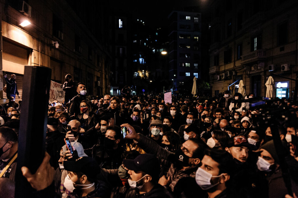 Proteste de amploare în Italia, după ce s-au impus noi restricții în contextul crizei sanitare. GALERIE FOTO - Imaginea 4