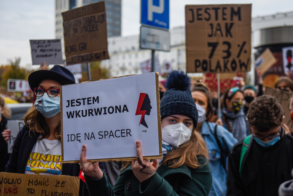 Greve ale femeilor din Polonia, în semn de protest față de înăsprirea legislaţiei privind avortul. GALERIE FOTO - Imaginea 9