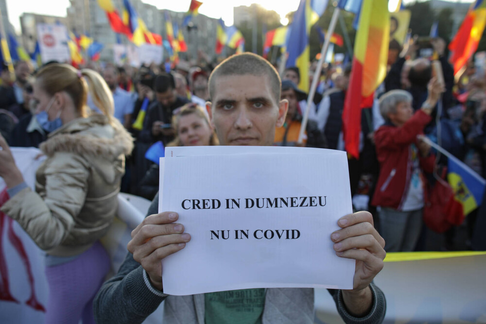 FOTO. Proteste în Capitală față de restricțiile Covid. Centrul Bucureștiului, blocat. Reacția Poliției - Imaginea 2