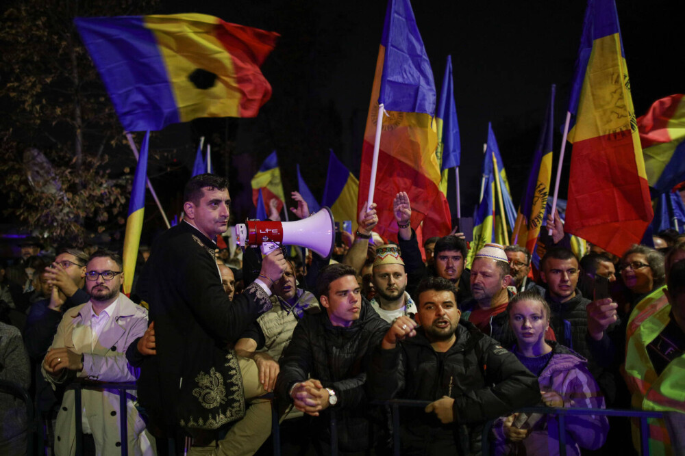 FOTO. Proteste în Capitală față de restricțiile Covid. Centrul Bucureștiului, blocat. Reacția Poliției - Imaginea 7