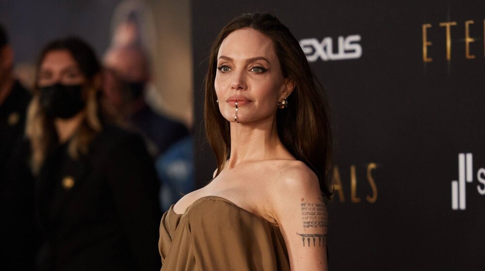 10 lucruri pe care nu le știai despre Angelina Jolie. Actrița își sărbătorește cea de-a 48-a aniversare | Imagini de colecție - Imaginea 3