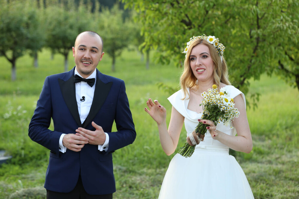 “Căsătoriți pe nevăzute”. Încă doi concurenți au spus „DA”. Ce reacție a avut mama miresei. VIDEO - Imaginea 7