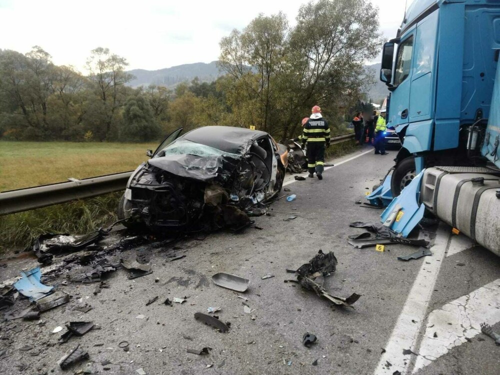 Accident între un TIR și o mașină, în Câmpulung Moldovenesc. Unul dintre șoferi a murit FOTO - Imaginea 1