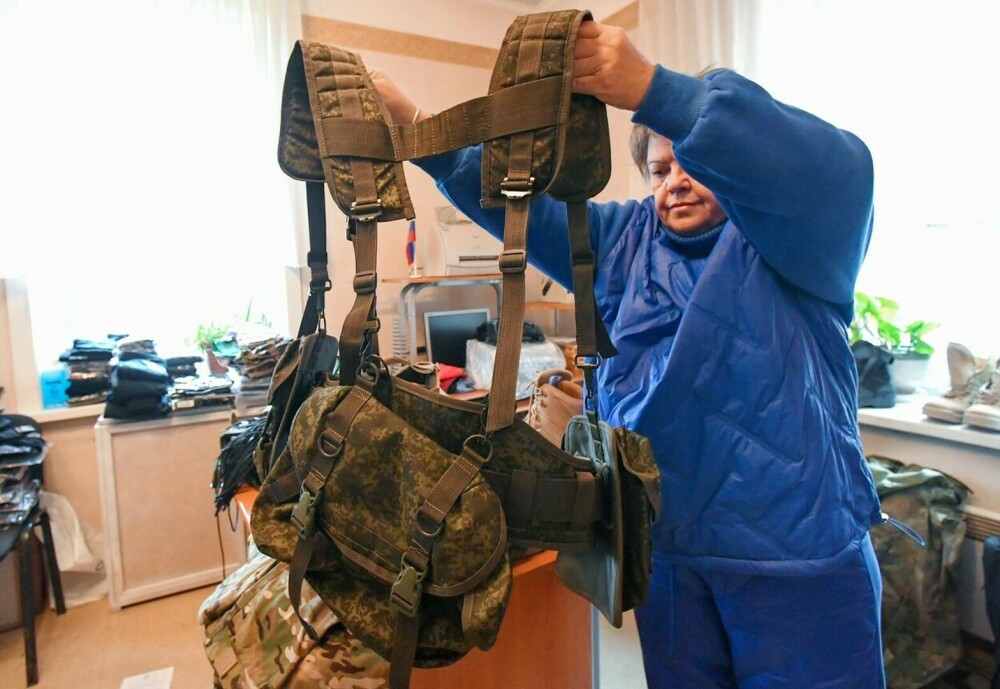 Peste 1,5 milioane de uniforme militare rusești au dispărut. Cum arată echipamentul unui soldat rus | GALERIE FOTO - Imaginea 2