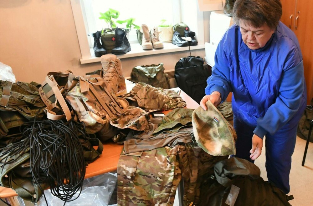 Peste 1,5 milioane de uniforme militare rusești au dispărut. Cum arată echipamentul unui soldat rus | GALERIE FOTO - Imaginea 7