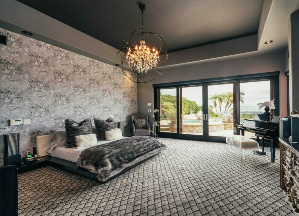 Cum arată casa extravagantă a lui Tommy Lee tocmai scoasă la vânzare. Costă 4,5 milioane de dolari. GALERIE FOTO - Imaginea 18