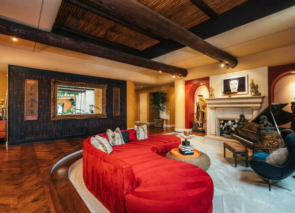 Cum arată casa extravagantă a lui Tommy Lee tocmai scoasă la vânzare. Costă 4,5 milioane de dolari. GALERIE FOTO - Imaginea 15