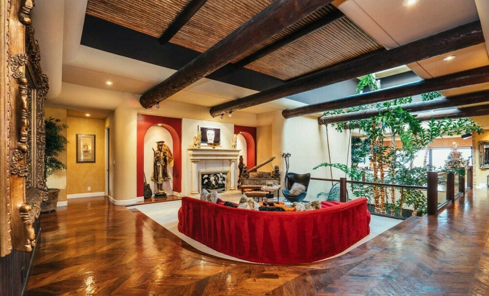 Cum arată casa extravagantă a lui Tommy Lee tocmai scoasă la vânzare. Costă 4,5 milioane de dolari. GALERIE FOTO - Imaginea 13