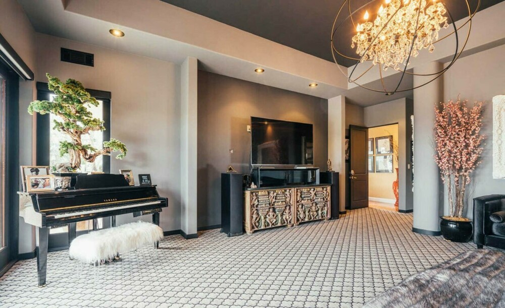 Cum arată casa extravagantă a lui Tommy Lee tocmai scoasă la vânzare. Costă 4,5 milioane de dolari. GALERIE FOTO - Imaginea 8