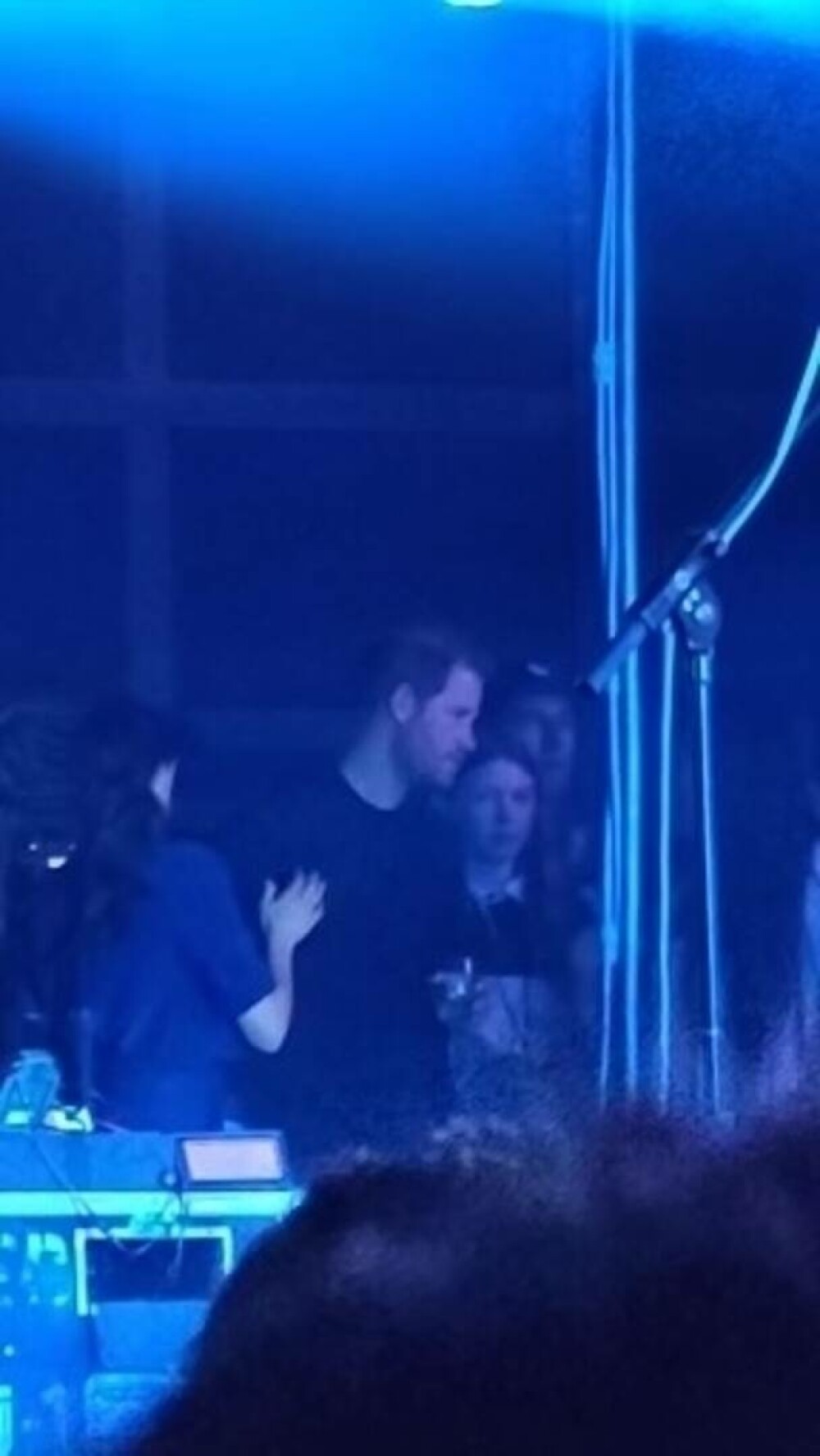 Prințul Harry și Meghan Markle, prezenți la un concert rock. Cum au fost surprinși ducele și ducesa de Sussex | GALERIE FOTO - Imaginea 4