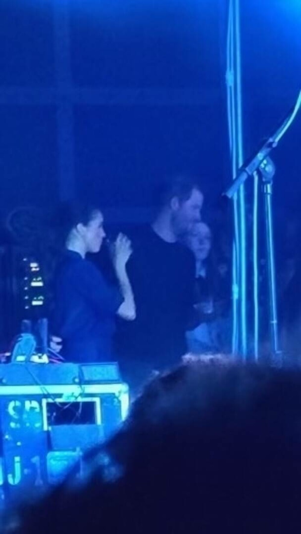 Prințul Harry și Meghan Markle, prezenți la un concert rock. Cum au fost surprinși ducele și ducesa de Sussex | GALERIE FOTO - Imaginea 3