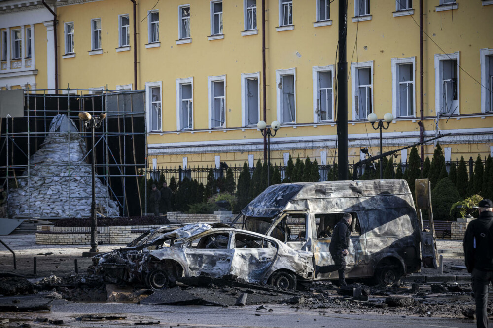 Imagini dramatice. Cum arată Kievul după ce a fost lovit de rachetele rușilor | GALERIE FOTO - Imaginea 1