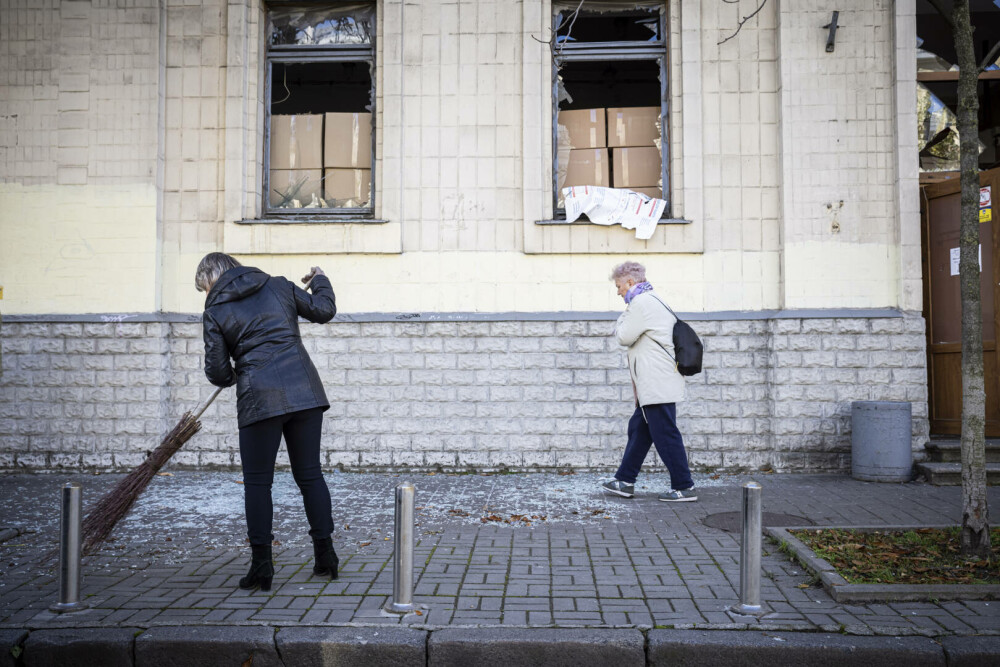 Imagini dramatice. Cum arată Kievul după ce a fost lovit de rachetele rușilor | GALERIE FOTO - Imaginea 18