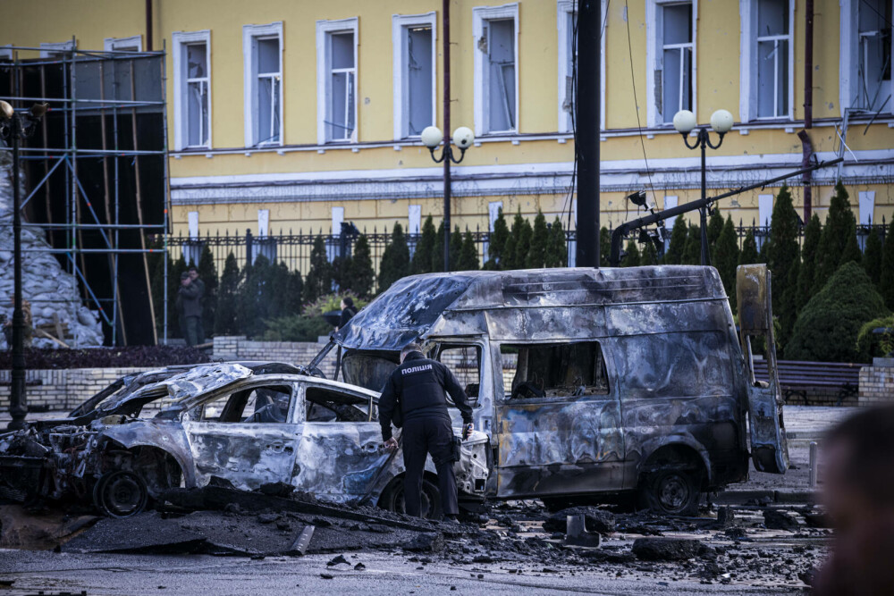 Imagini dramatice. Cum arată Kievul după ce a fost lovit de rachetele rușilor | GALERIE FOTO - Imaginea 16