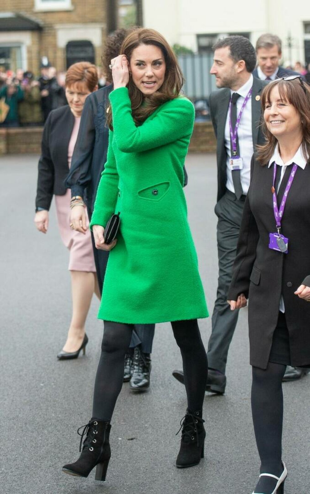 Inspirație în modă: Ținute marca Kate Middleton purtate de prințesă în această toamnă | GALERIE FOTO - Imaginea 23