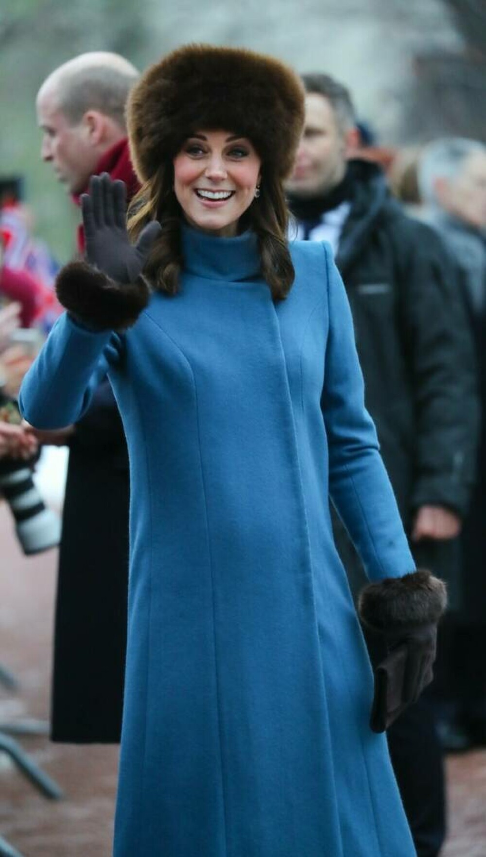 Inspirație în modă: Ținute marca Kate Middleton purtate de prințesă în această toamnă | GALERIE FOTO - Imaginea 22