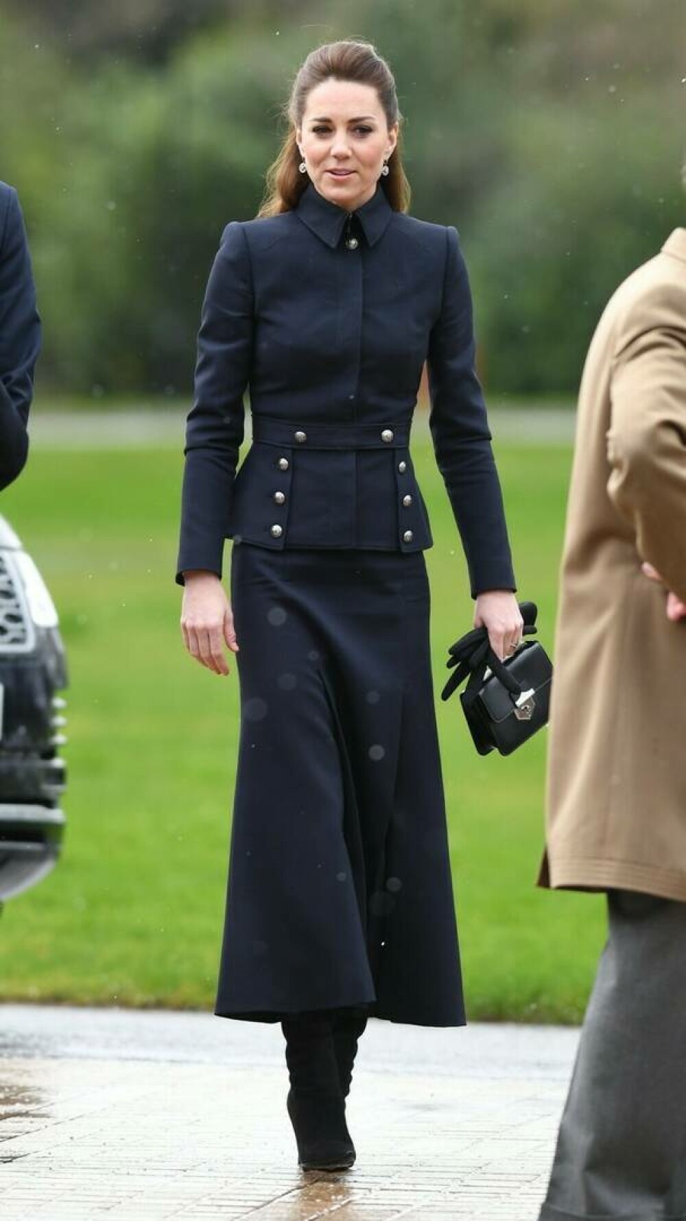 Inspirație în modă: Ținute marca Kate Middleton purtate de prințesă în această toamnă | GALERIE FOTO - Imaginea 19
