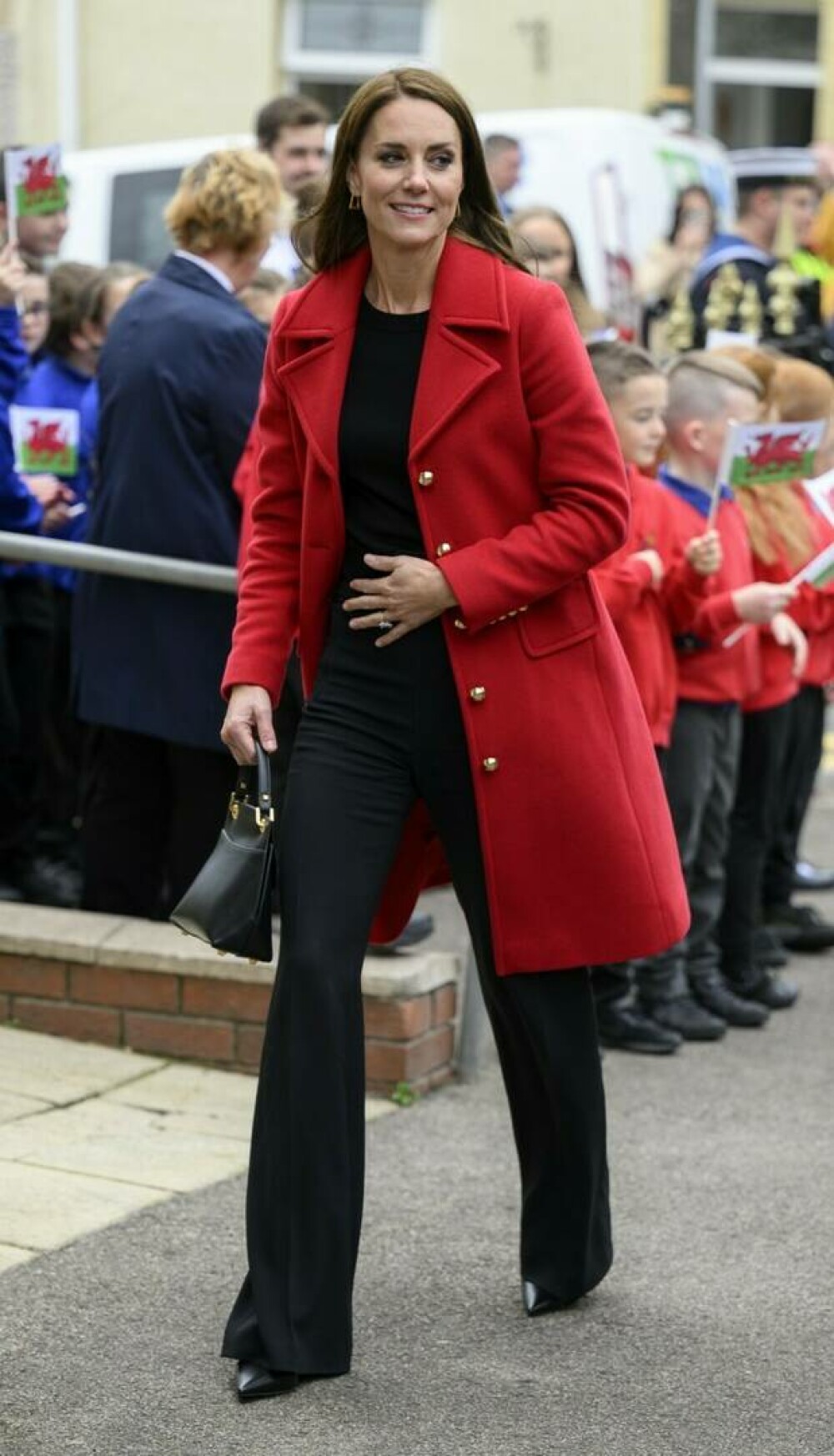 Inspirație în modă: Ținute marca Kate Middleton purtate de prințesă în această toamnă | GALERIE FOTO - Imaginea 18