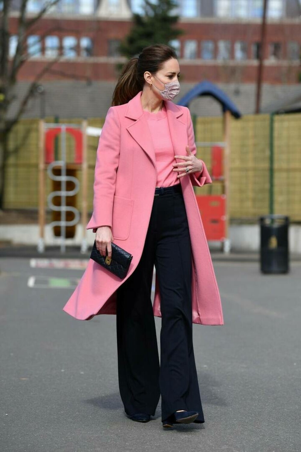 Inspirație în modă: Ținute marca Kate Middleton purtate de prințesă în această toamnă | GALERIE FOTO - Imaginea 12