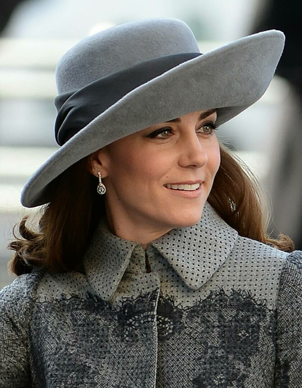 Inspirație în modă: Ținute marca Kate Middleton purtate de prințesă în această toamnă | GALERIE FOTO - Imaginea 2