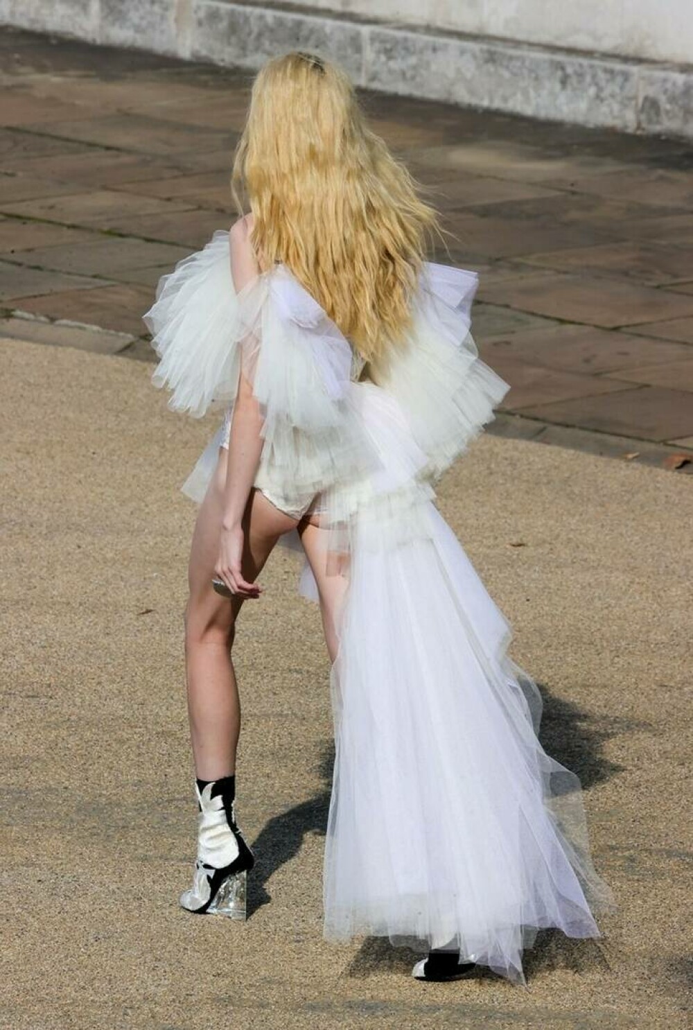 Naomi Campbell, ținută îndrăzneață la Fashion Week Londra. Apariție spectaculoasă la 52 de ani | GALERIE FOTO - Imaginea 18